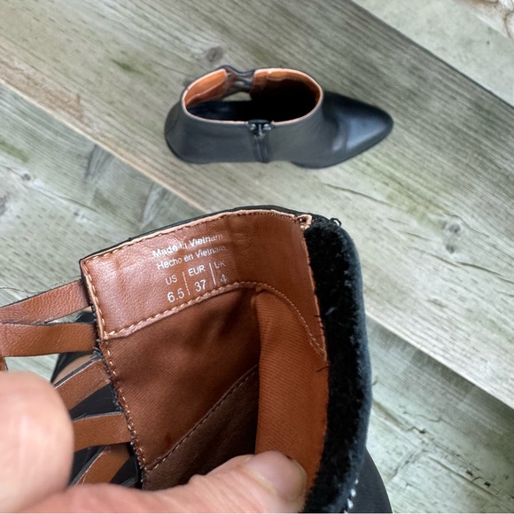 Aldo Alenama Black Leather Cut Out Black Heel Anke Boots Size 6.5 - Picture 6 of 12